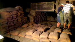 市經信委聯系紅獅水泥為幫扶村捐贈100噸水泥